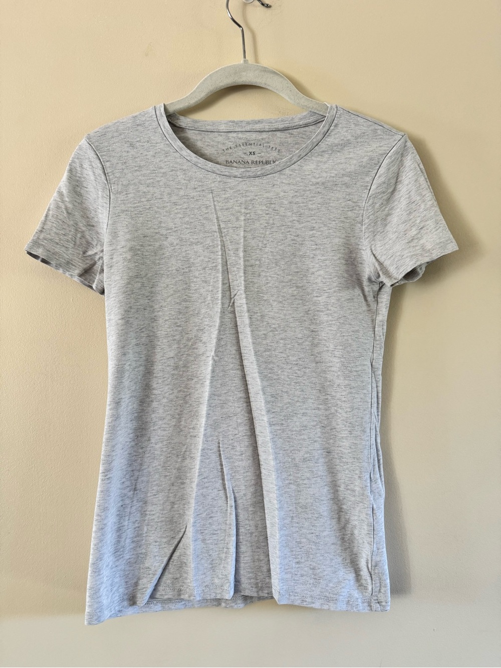 Banana Republic Heather Light Gray Crewneck Short Sleeve Tee